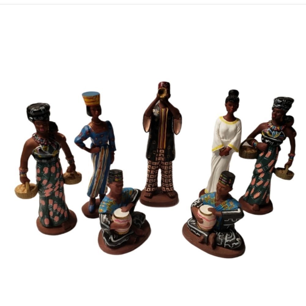 African Figurines (7 Pieces)
